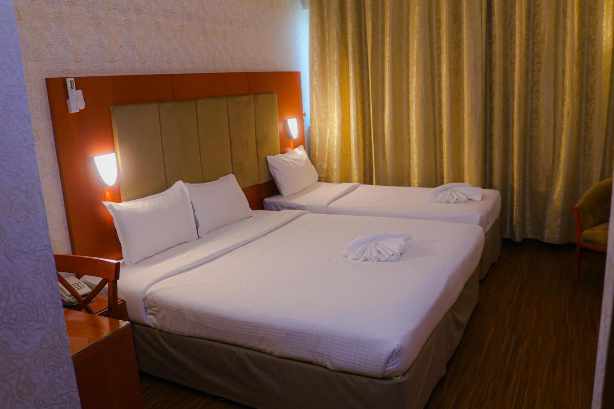 Boonmax Hotel Dubai Exteriör bild