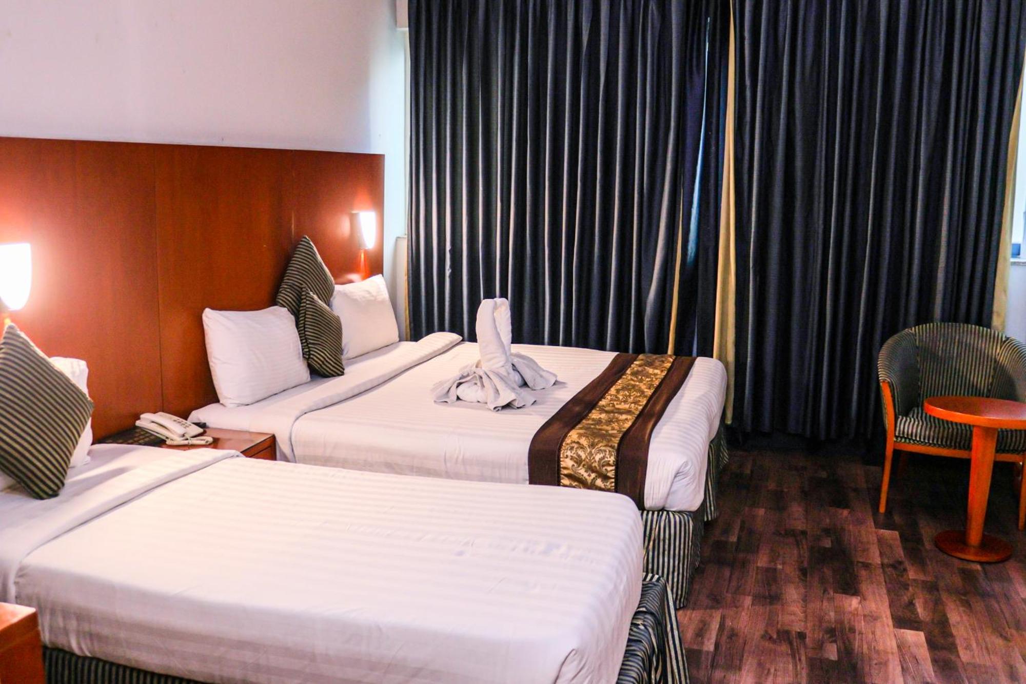 Boonmax Hotel Dubai Exteriör bild