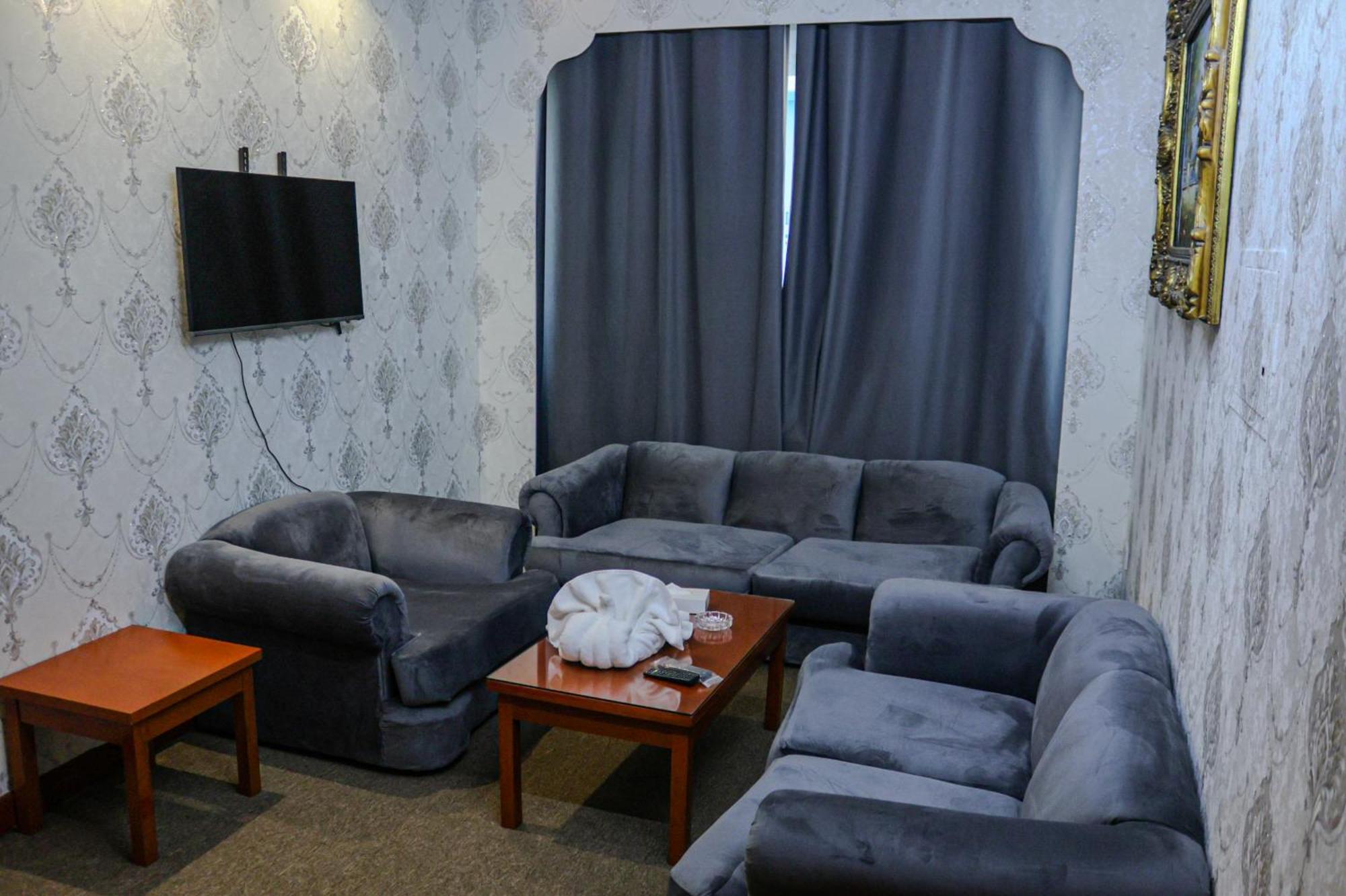 Boonmax Hotel Dubai Exteriör bild