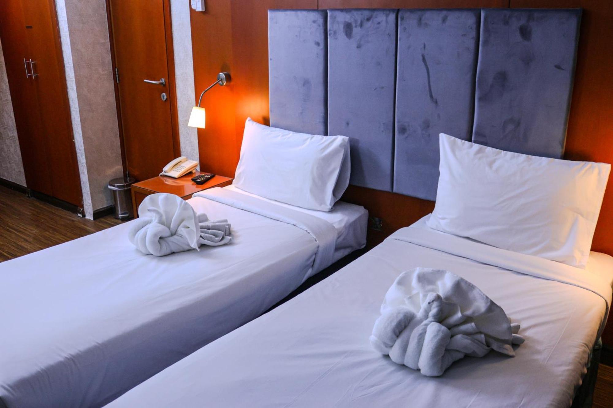 Boonmax Hotel Dubai Exteriör bild