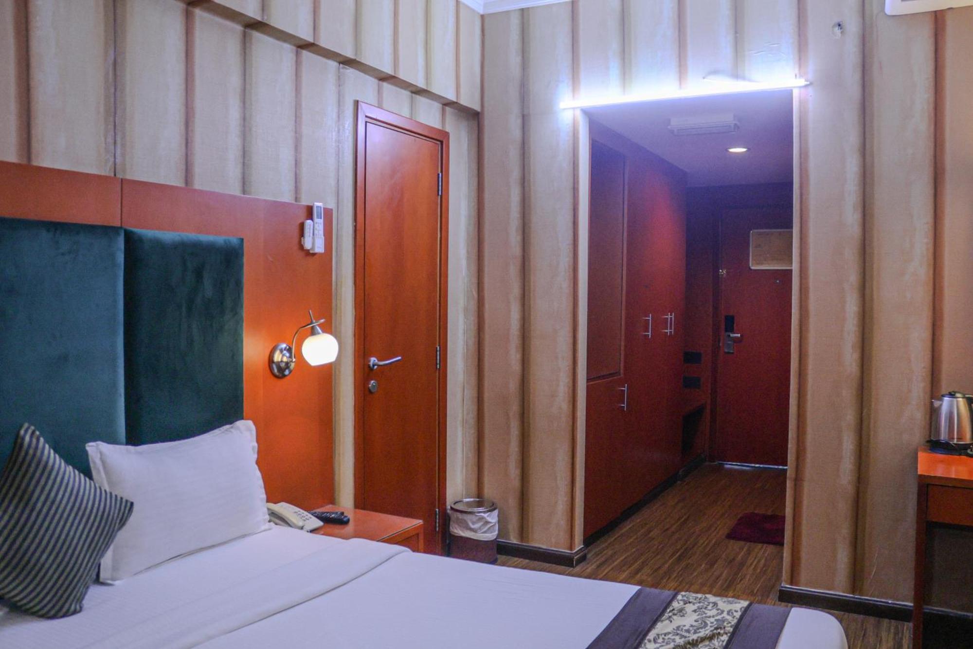 Boonmax Hotel Dubai Exteriör bild