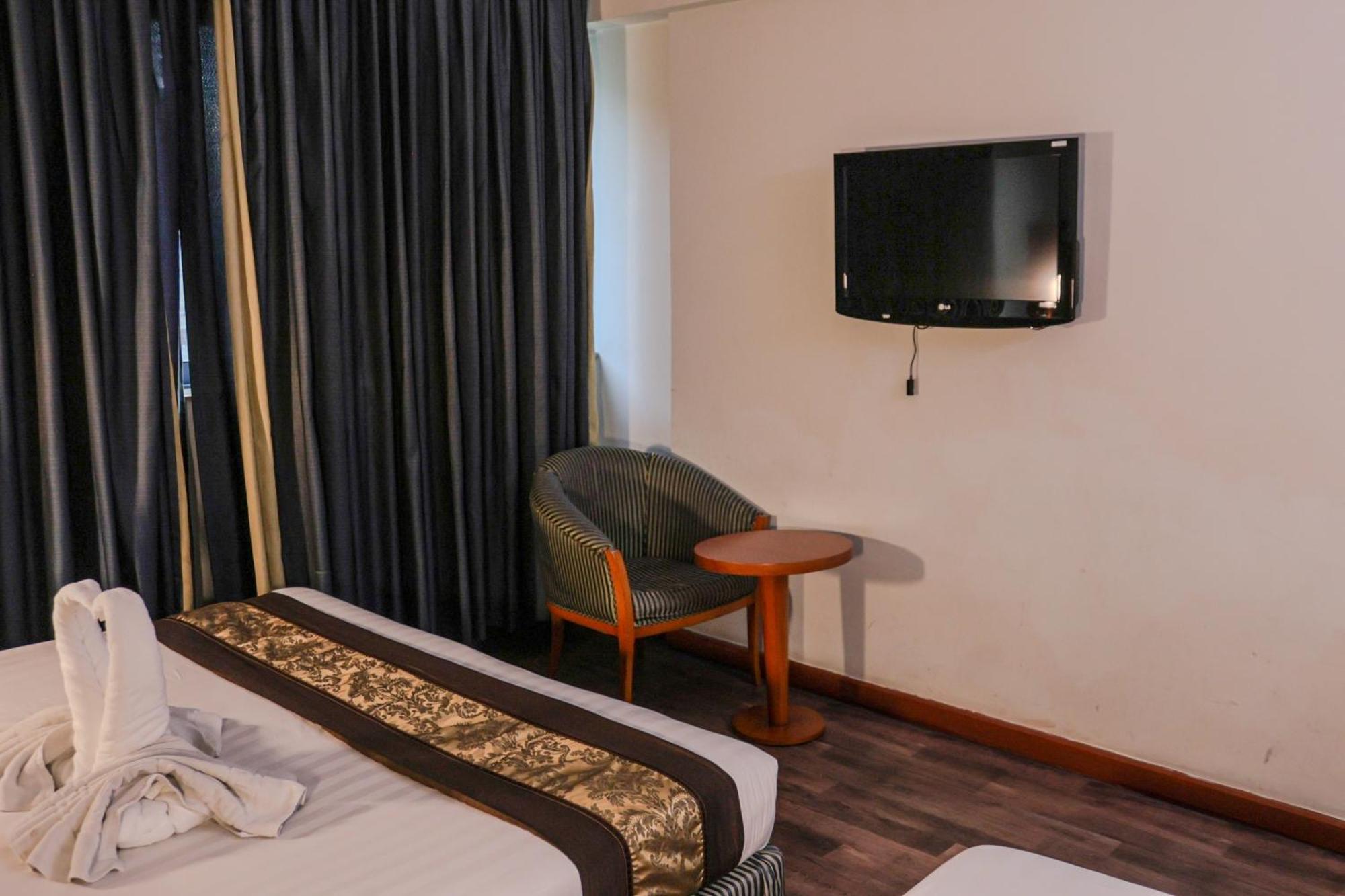 Boonmax Hotel Dubai Exteriör bild