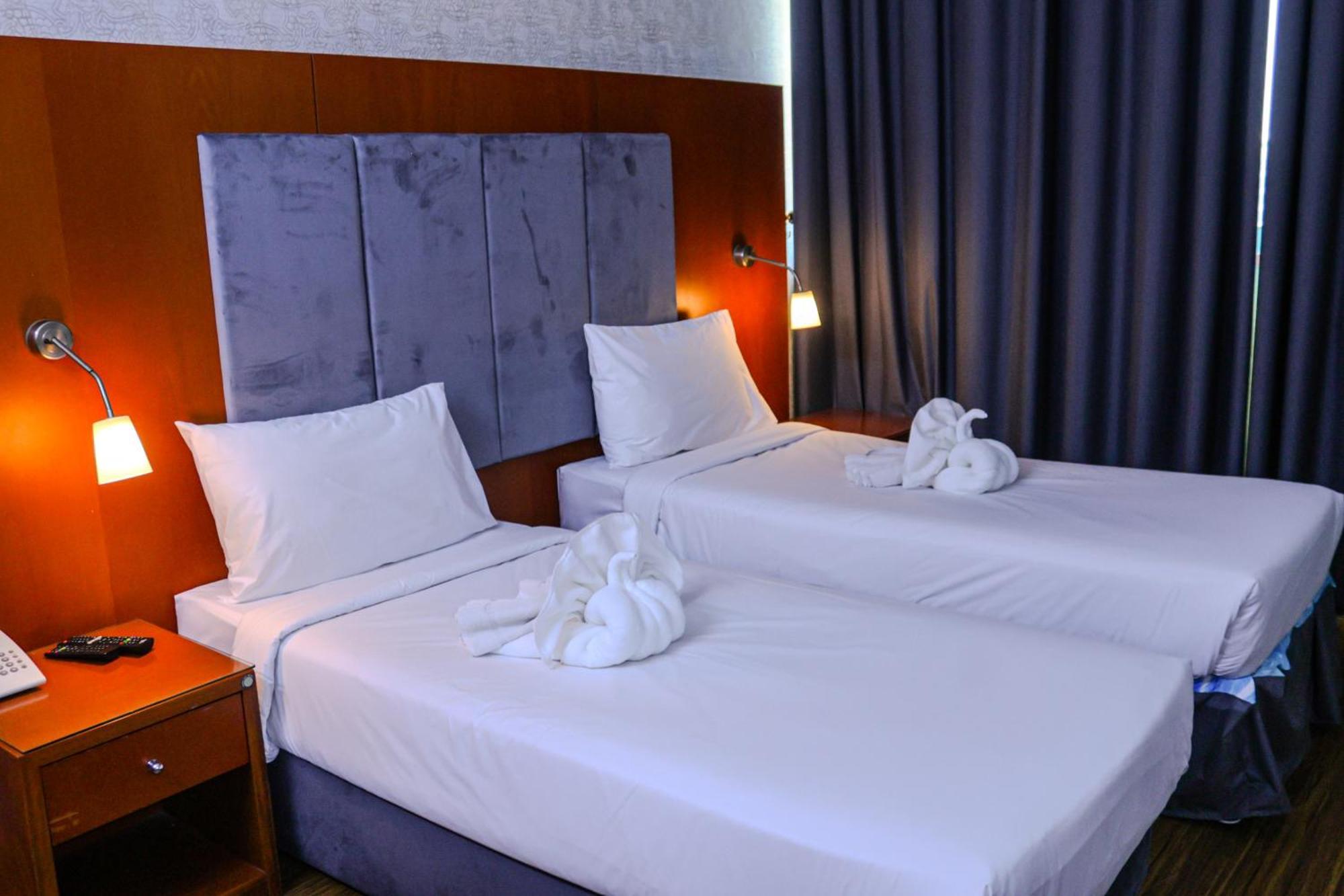 Boonmax Hotel Dubai Exteriör bild