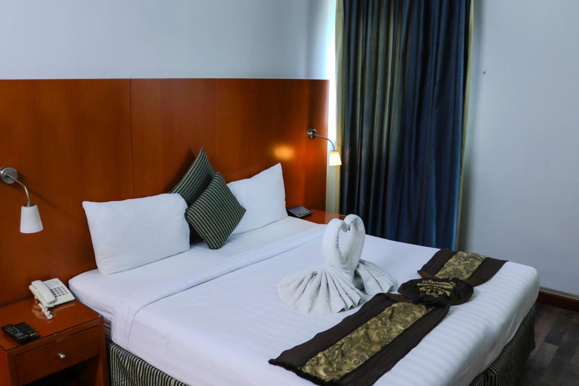 Boonmax Hotel Dubai Exteriör bild