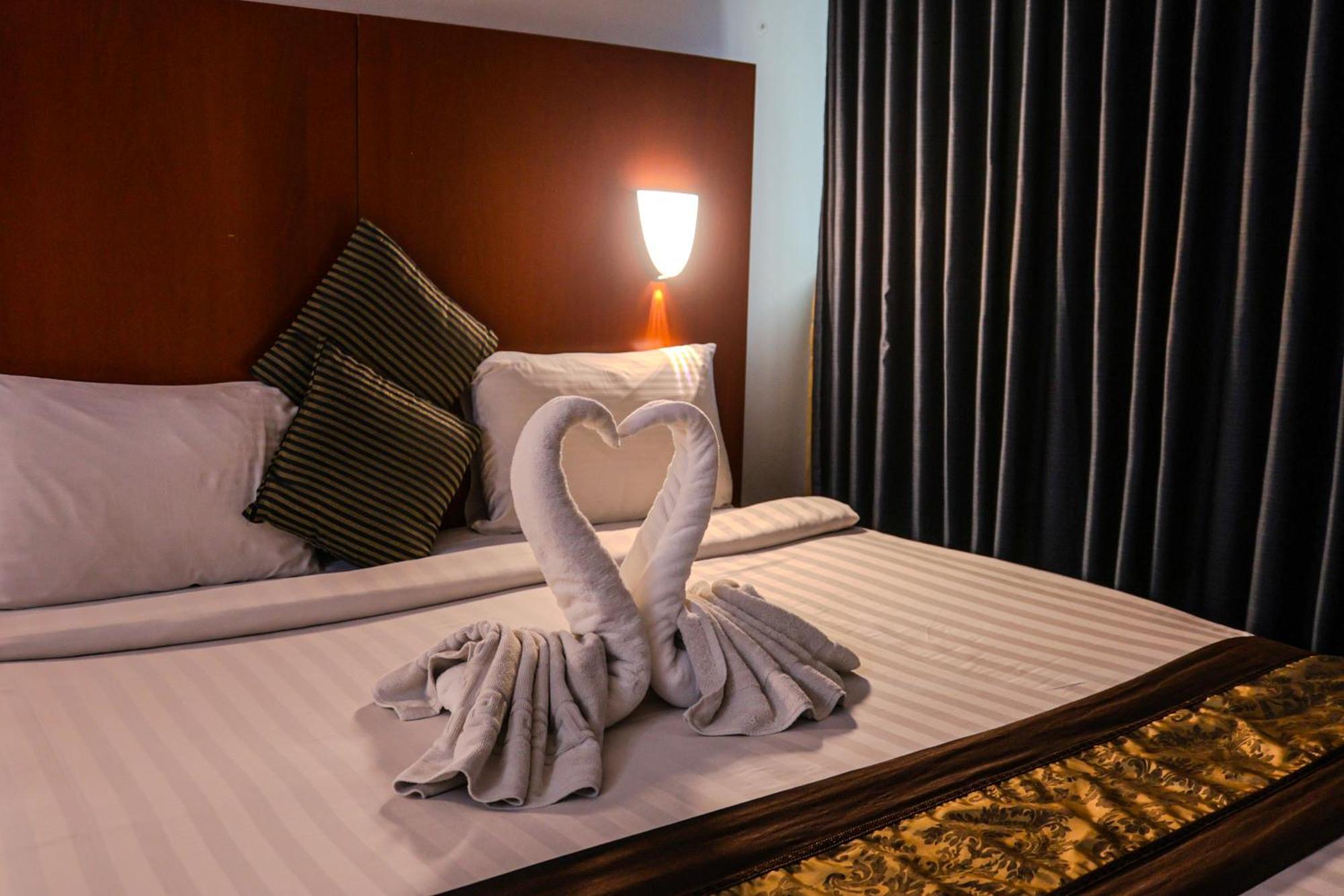 Boonmax Hotel Dubai Exteriör bild